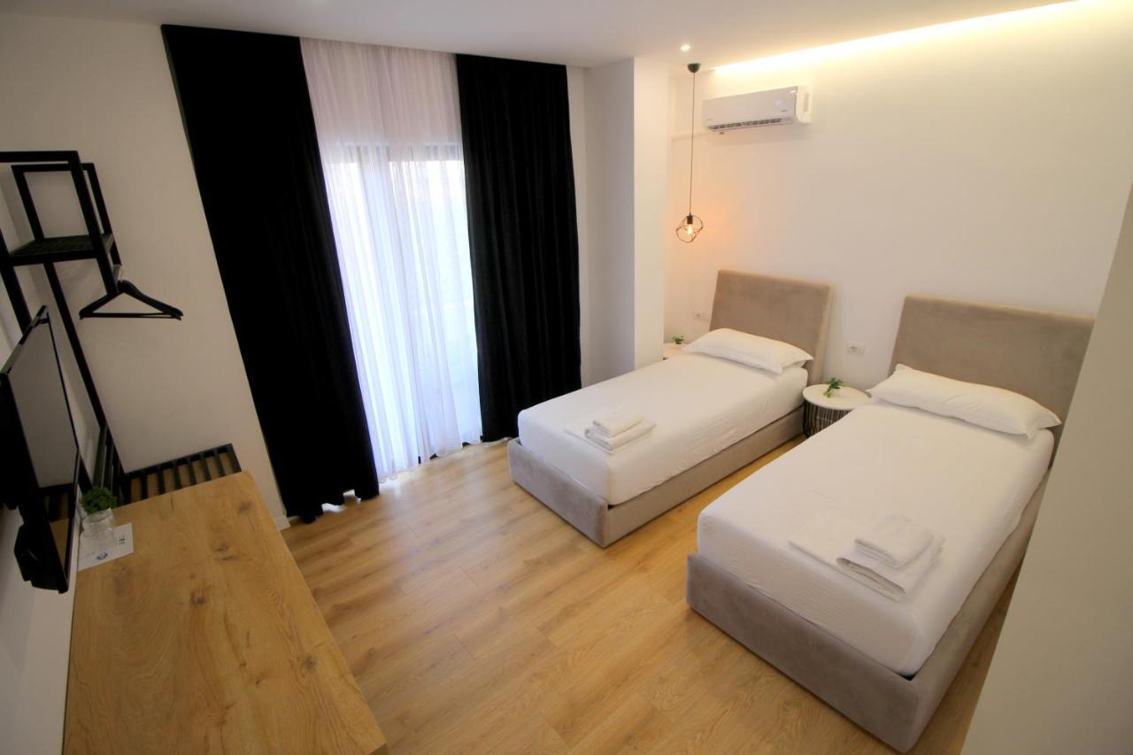 Hotel Qurku 2 Sarandë Esterno foto